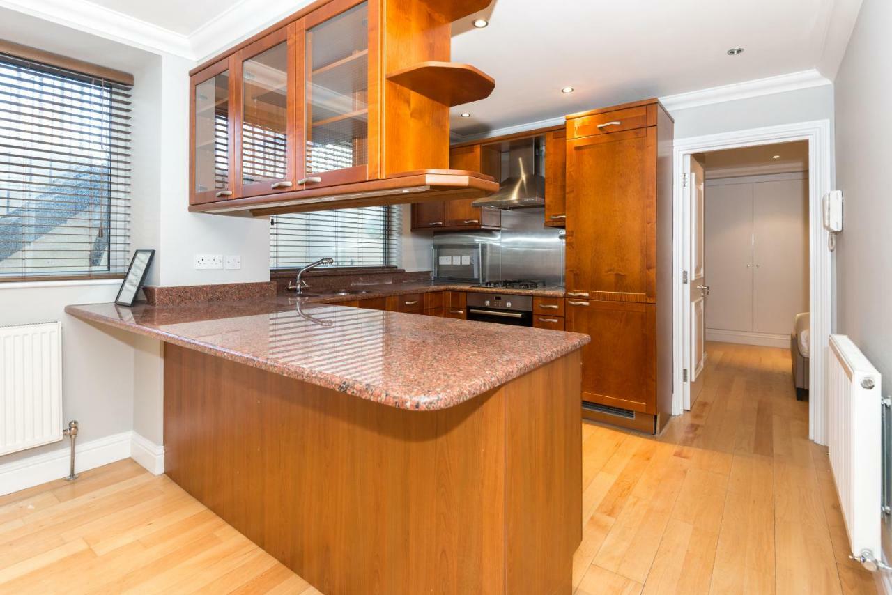 One Bedroom Hyde Park Apartment 런던 외부 사진